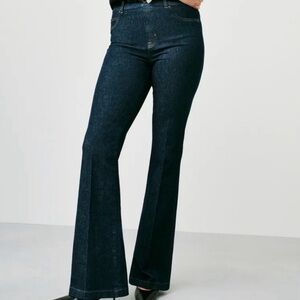 SPANXshape™ Original EveryWear
Flare Jeans | Raw Indigo
Regular / M